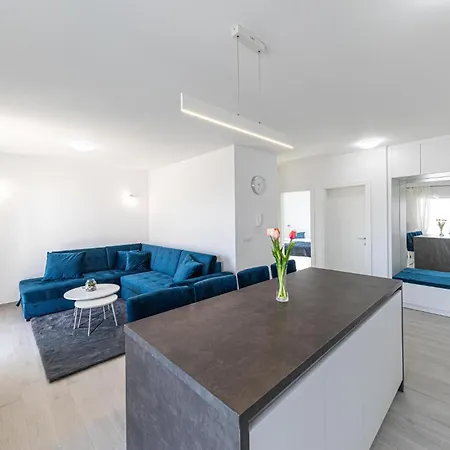Amazing In With Kitchen *