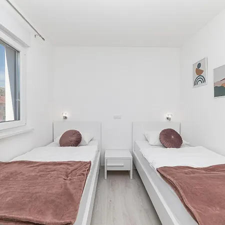 Amazing In With Wifi Daire Trogir